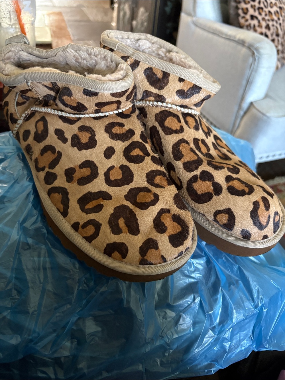 UGG Leopard Print ladies short boots 9